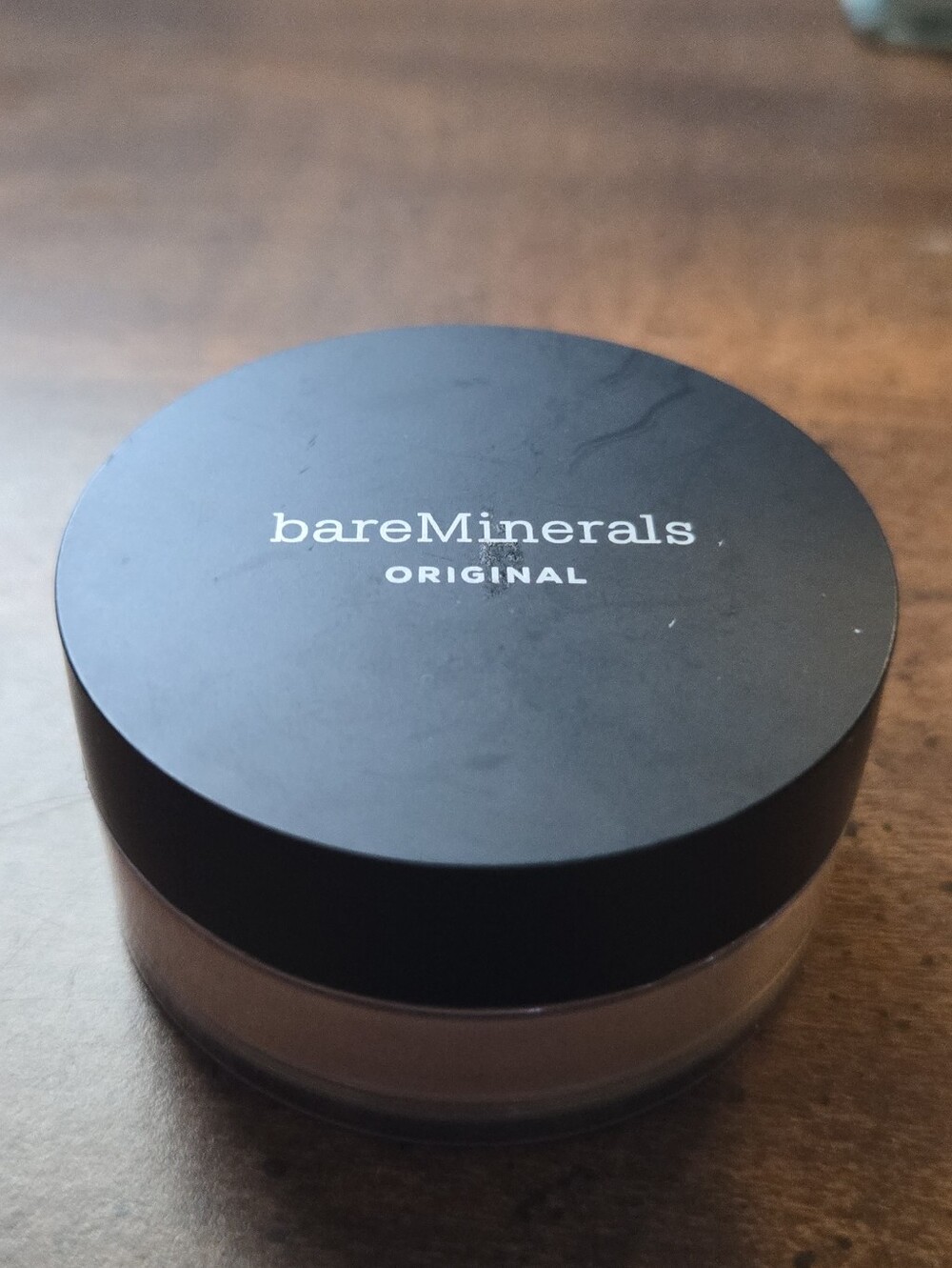 bareMinerals Loose Powder Foundation Jar in Black and Beige